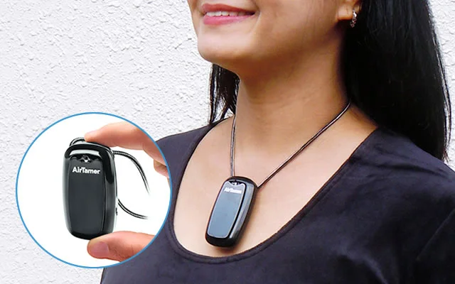 �G�A�[�E�e�C�}�[ G �u���b�N�𑕒����Ă��鏗���Ǝw�Ŏ����Ă���ʐ^